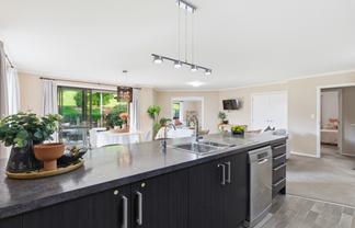 21 Bathurst Crescent, Pyes Pa