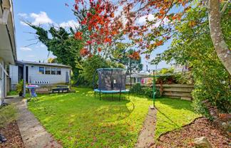 49B Lisa Crescent, Mangakakahi