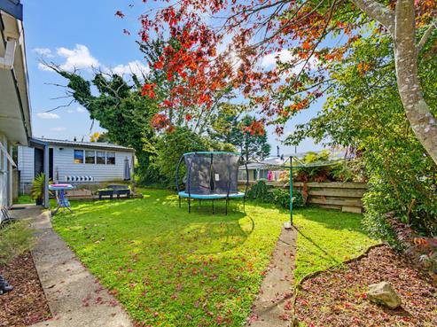 49B Lisa Crescent, Mangakakahi