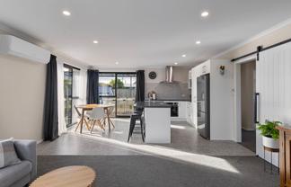 11 Rayner Lane, MARTON