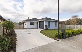 11 Rayner Lane, MARTON