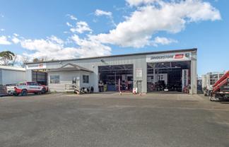 Functional workshop and yard