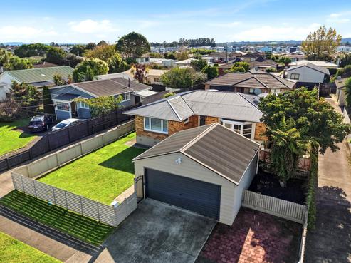 152 Old Wairoa Road, Papakura
