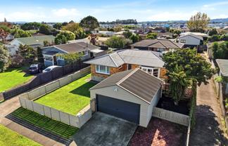 152 Old Wairoa Road, Papakura