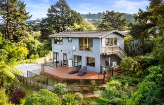 13A Palm Grove, Belmont