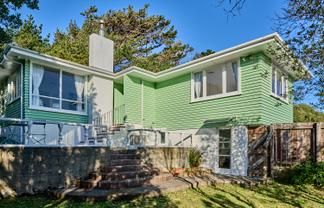 100 Helston Road, Paparangi