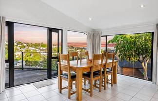 817C East Coast Road, Northcross