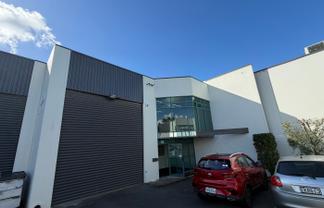 Versatile Albany trade unit