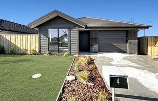 4 Campbell Dr, Lincoln