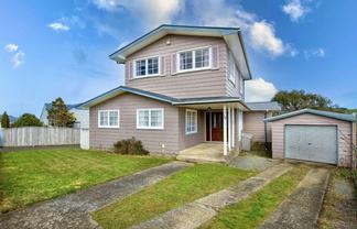 35 Outram Grove, Kelson