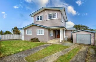 35 Outram Grove, Kelson