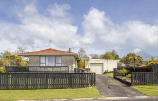 12 Towai Street, Inglewood