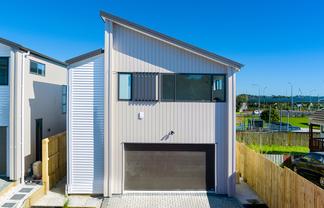53 Meadowood Drive, Unsworth Heights