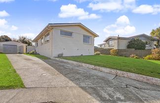 54 Arundel Crescent, Strathern