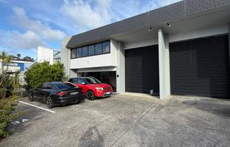 383 sqm Wairau Industrial with Dual Access!