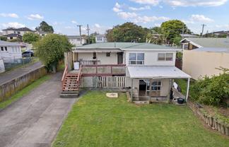 16 Puriri Road, Manurewa