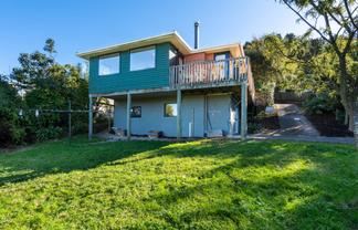 5 & 6 Kohi Place, PORT CHALMERS