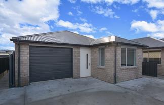 B/14 Glasgow Street , Mosgiel
