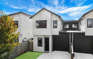 13 John Burn Road, Takanini