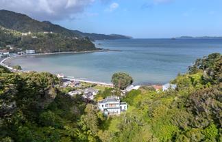 208 Marine Drive, Lowry Bay