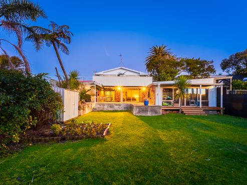 19 Gray Avenue, Paraparaumu Beach