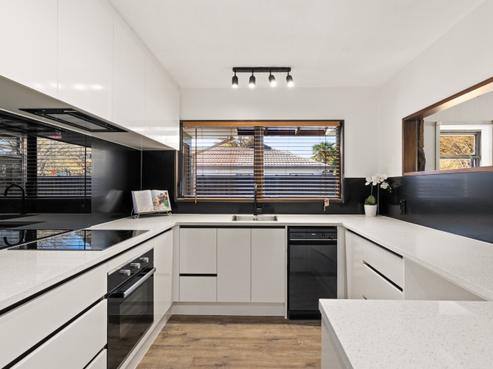 1/702 Tomoana Road, Mahora