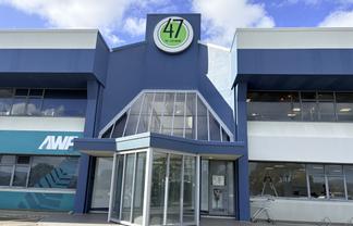 Retail, office, trade or showroom