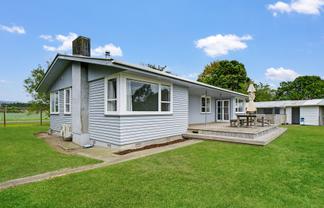54 Kuku Beach Road, Levin