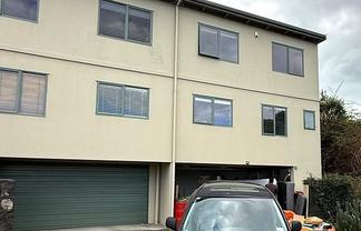 17/2 Onehunga Harbour Road, Onehunga