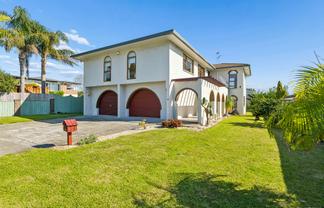 33 Prince Regent Drive, Half Moon Bay