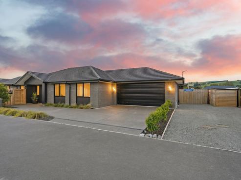 2 Earl Way, Amberley
