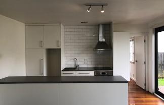2/77 Ivanhoe Road, Grey Lynn