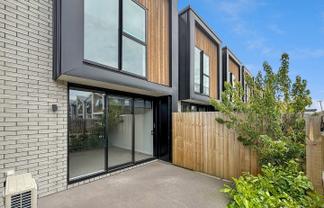 3/329 Lincoln Road, Addington