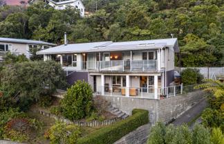 29 Seaview Crescent, Picton