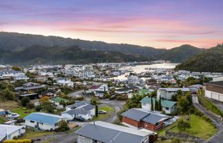 29 Seaview Crescent, Picton