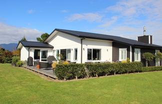 72 Snodgrass Road, Westport