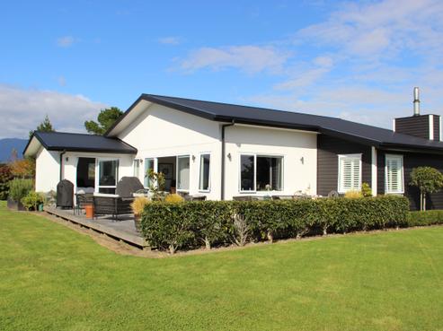 72 Snodgrass Road, Westport
