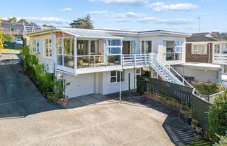 21 Stapleford Crescent, Browns Bay