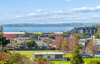 21 Stapleford Crescent, Browns Bay