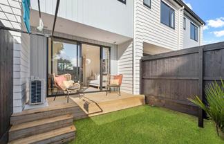 4/3 Derrett Place, Mangere Bridge