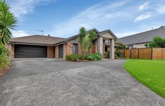 18 Conifer Grove, Kamo