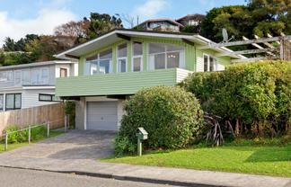 25 Churton Drive, Churton Park