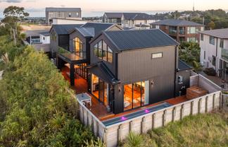 4 Taku Close, Long Bay