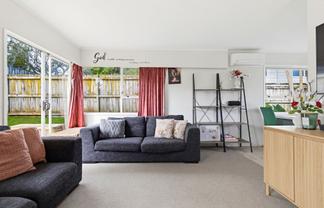 2/15A McIntyre Road, Mangere Bridge
