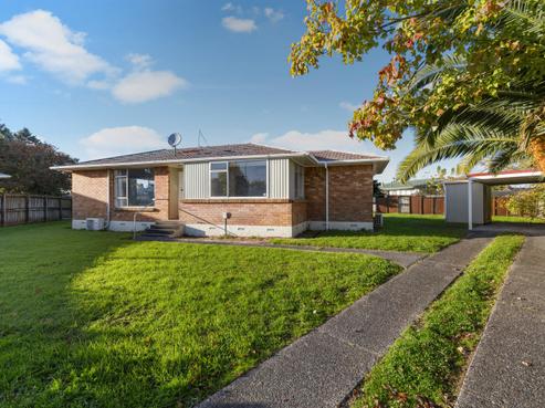 24 Magee Place, Chartwell