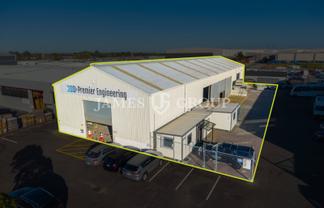 Pure Warehouse & Gantry Crane | 795m²