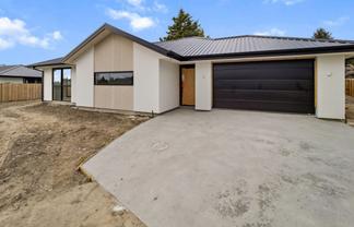 79 Geoff Geering Drive, Netherby