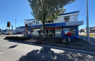 Large Space on Busy Heretaunga Street West