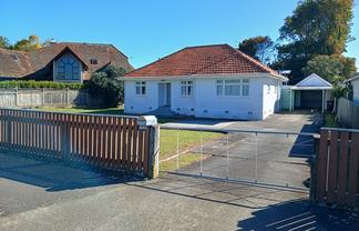 135 Park Road, West End