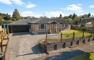2 Michael Avenue, Dinsdale